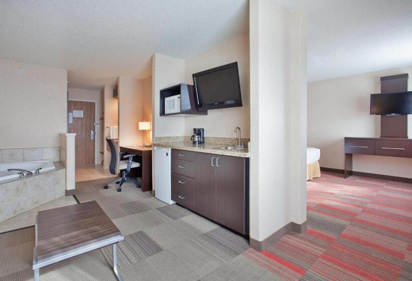 Люкс Executive Кровать Кинг, Holiday Inn Express Hotel & Suites Beatrice, An Ihg