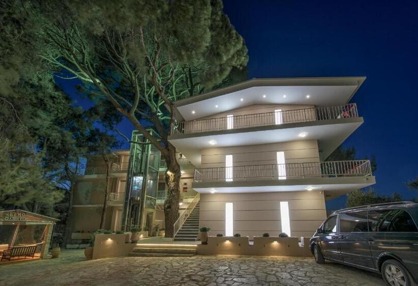 Полулюкс, Koukounaria Hotel & Suites
