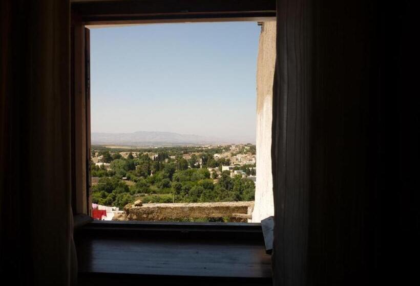 Номер Стандарт, Dar Kamalchaoui
