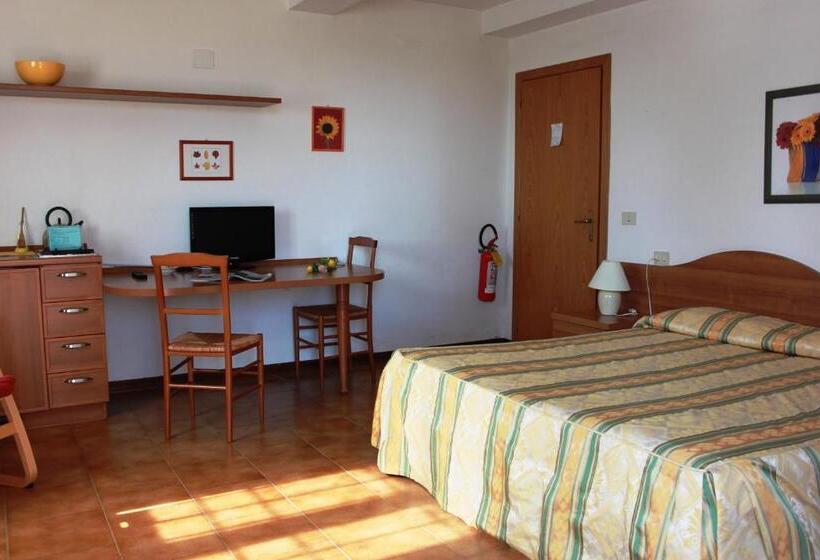 اتاق استاندارد یک نفره, Agriturismo La Lupa