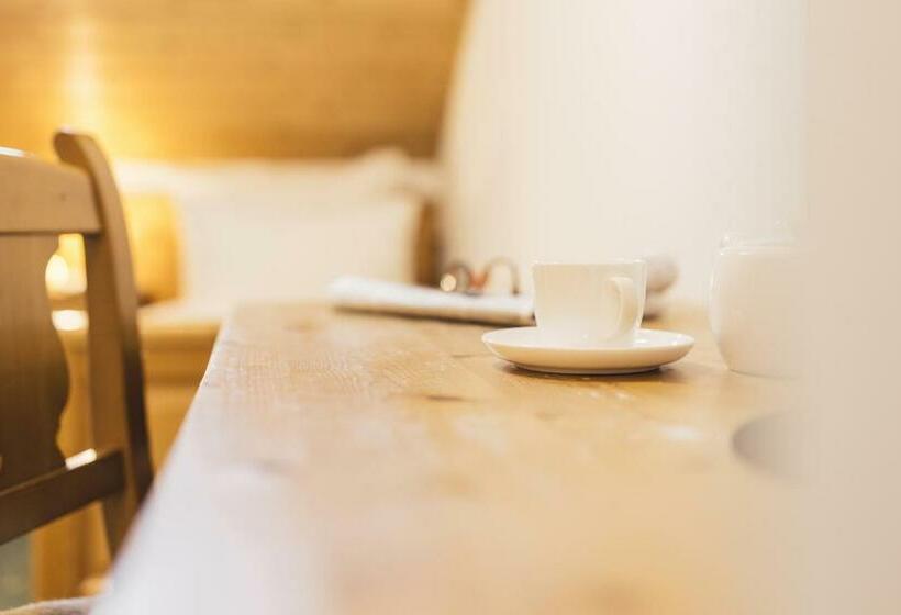 اتاق استاندارد یک نفره, Parkhotel Schachen