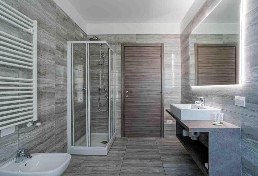 2 Bedrooms Apartment Lake View, Maioliche Apartments Griante