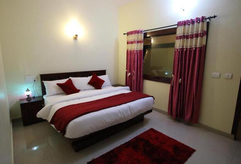 Люкс с Балконом, Green Garden Deluxe Room