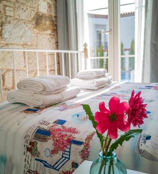 Номер Стандарт Вид на Бассейн, Kybele Suites Alaçatı