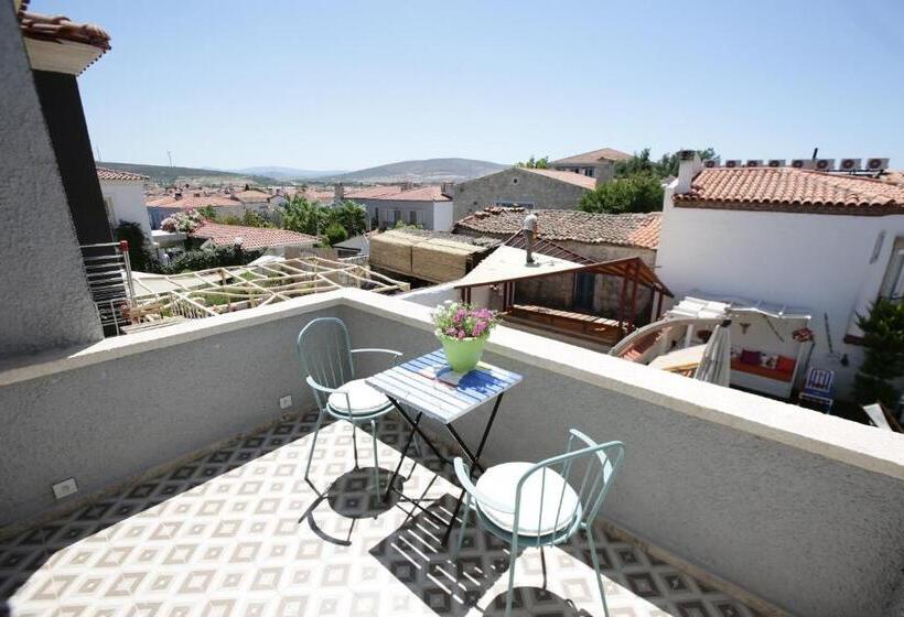 Люкс с Балконом, Kybele Suites Alaçatı