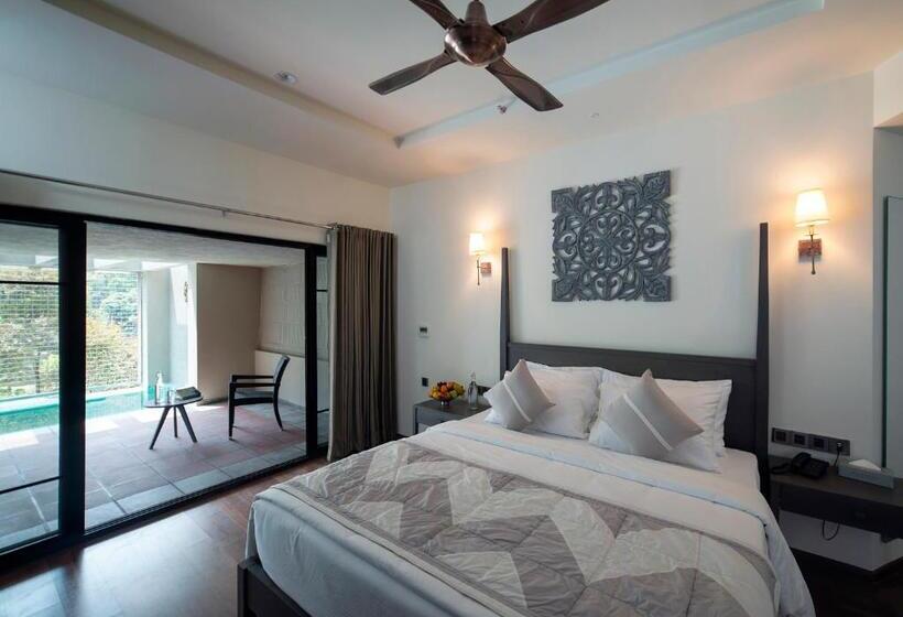 Люкс с Бассейном, Niraamaya Retreats Samroha Athirappilly
