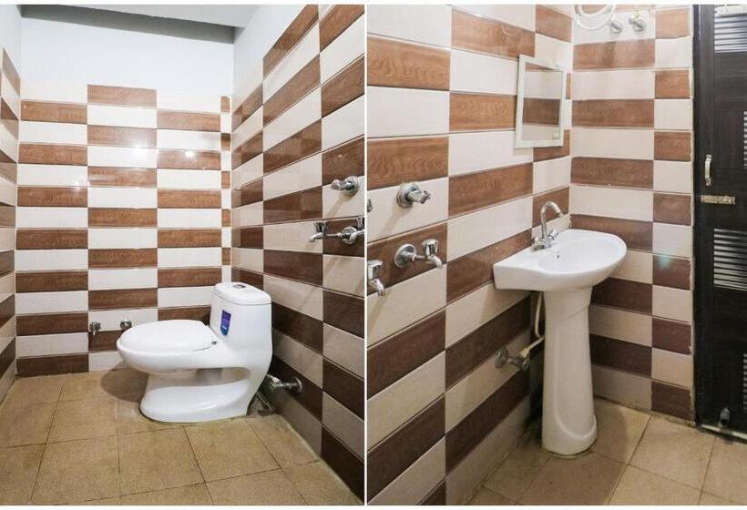 Трехместный Номер Классика, Vaccinated Staff  Oyo 79969 Flagship Night Inn