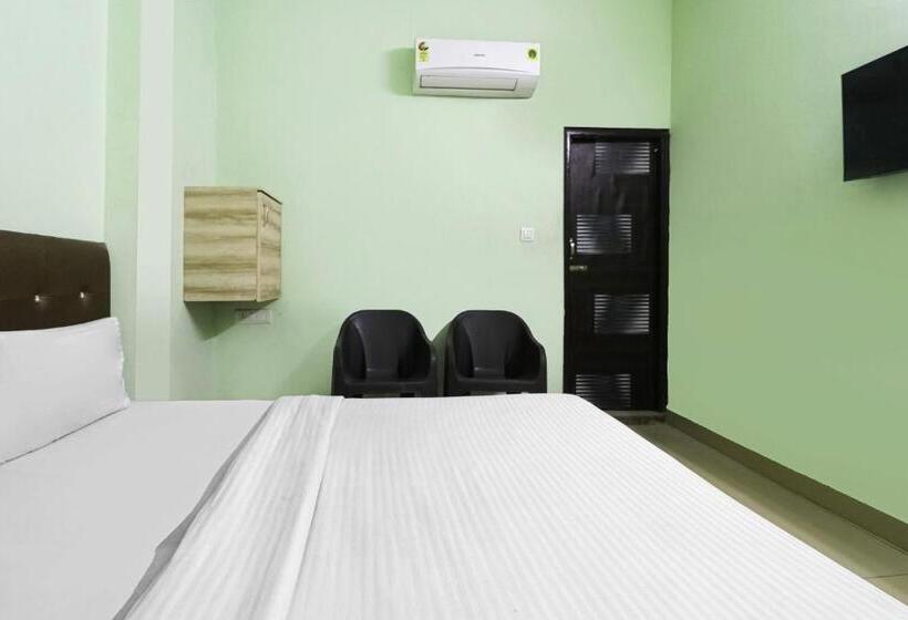 Трехместный Номер Классика, Vaccinated Staff  Oyo 79969 Flagship Night Inn