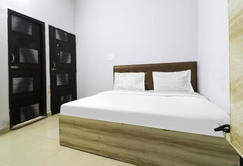 Трехместный Номер Классика, Vaccinated Staff  Oyo 79969 Flagship Night Inn