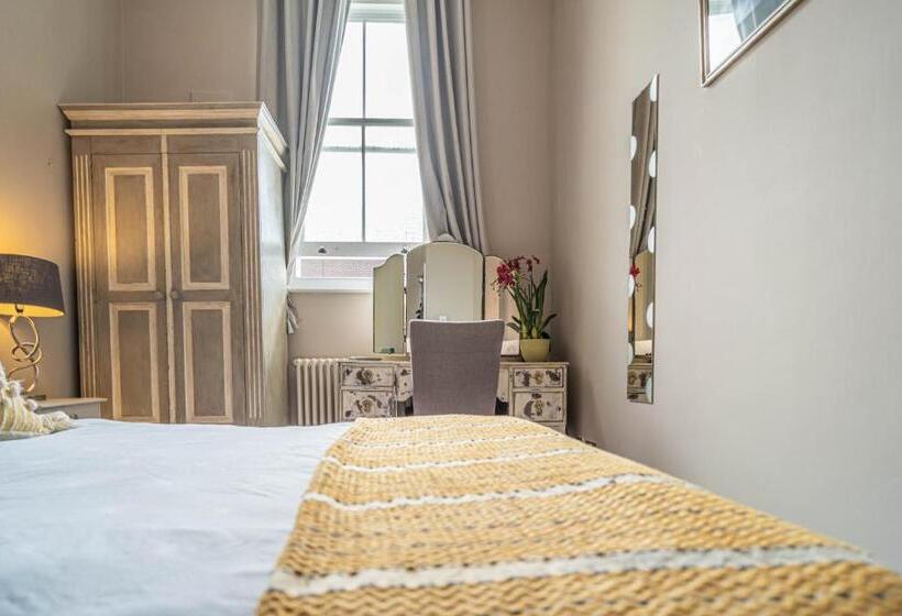 Номер Стандарт, House Close To Kings Cross