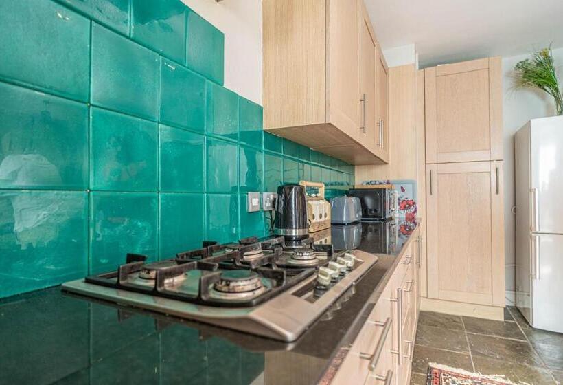Номер Стандарт с Балконом, House Close To Kings Cross