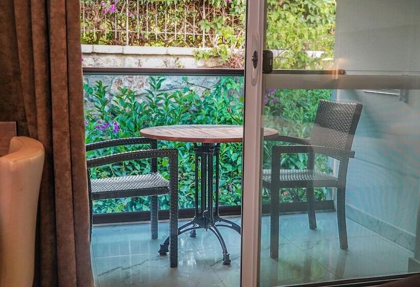 اتاق استاندارد با بالکن, Delta Hotels By Marriott Bodrum