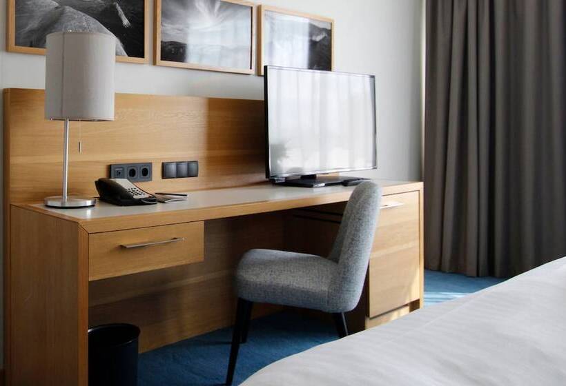 디럭스 룸, Courtyard By Marriott Stockholm Kungsholmen