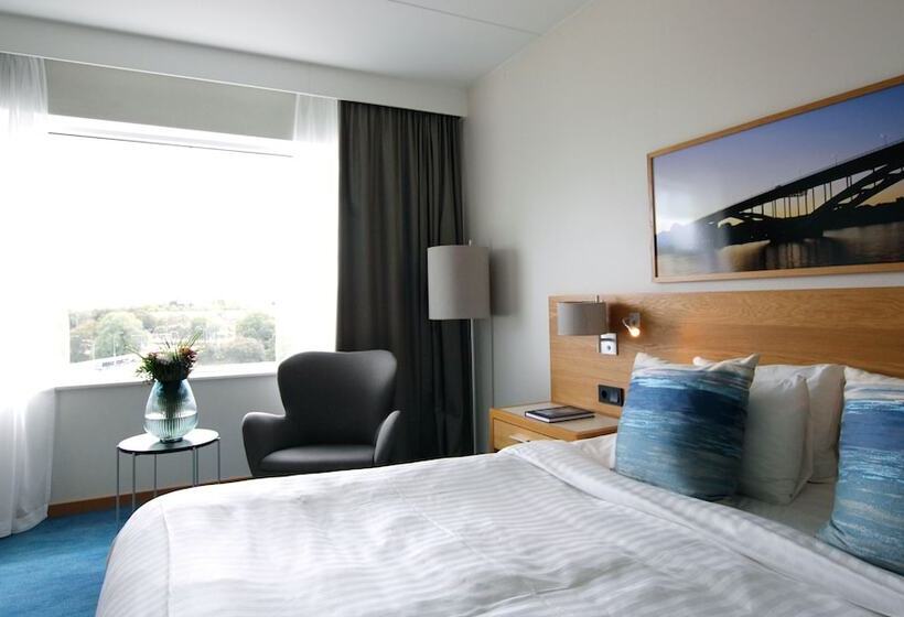 디럭스 룸, Courtyard By Marriott Stockholm Kungsholmen