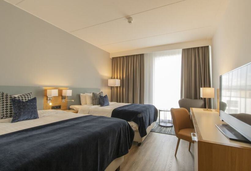 디럭스 룸, Courtyard By Marriott Stockholm Kungsholmen