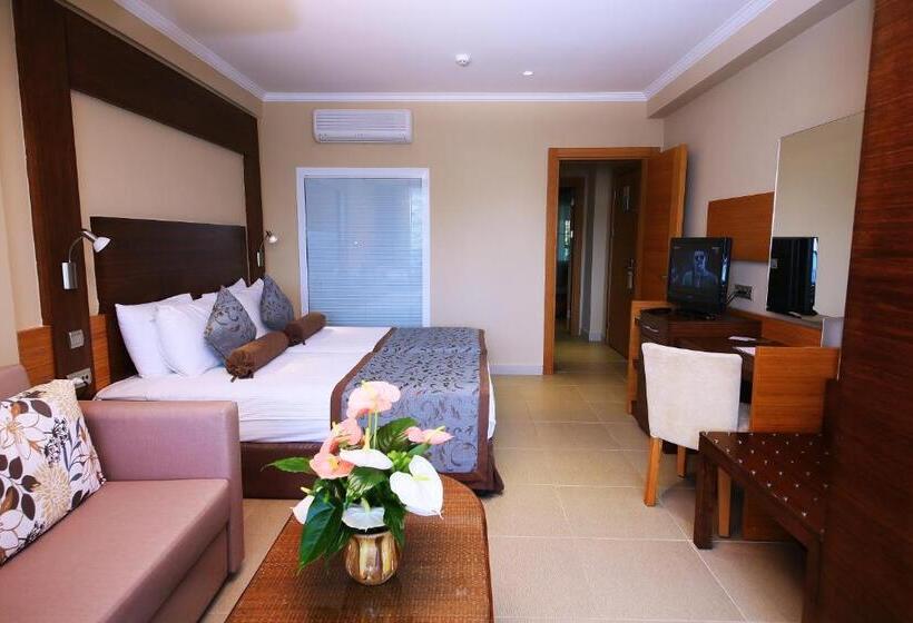 اتاق خانوادگی با چشم‌انداز دریا, Delta Hotels By Marriott Bodrum