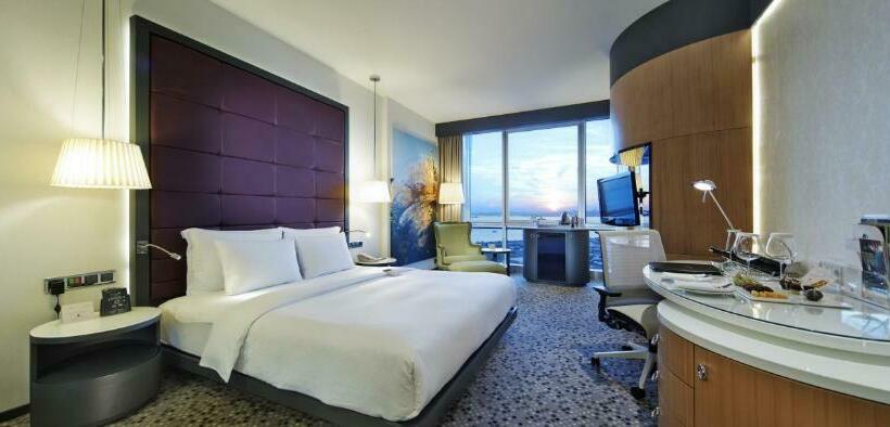キングサイズベッドのデラックスルーム, Doubletree By Hilton Istanbulmoda