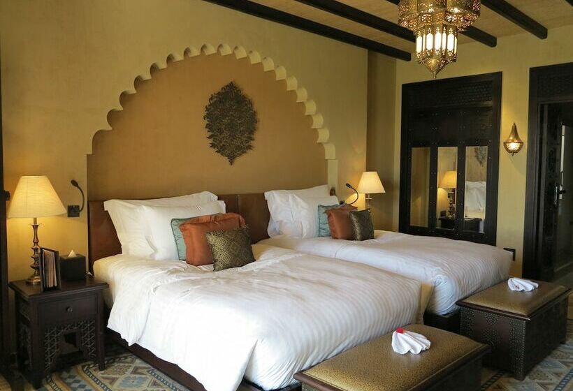 Номер Deluxe с Балконом, Anantara Qasr Al Sarab Desert Resort