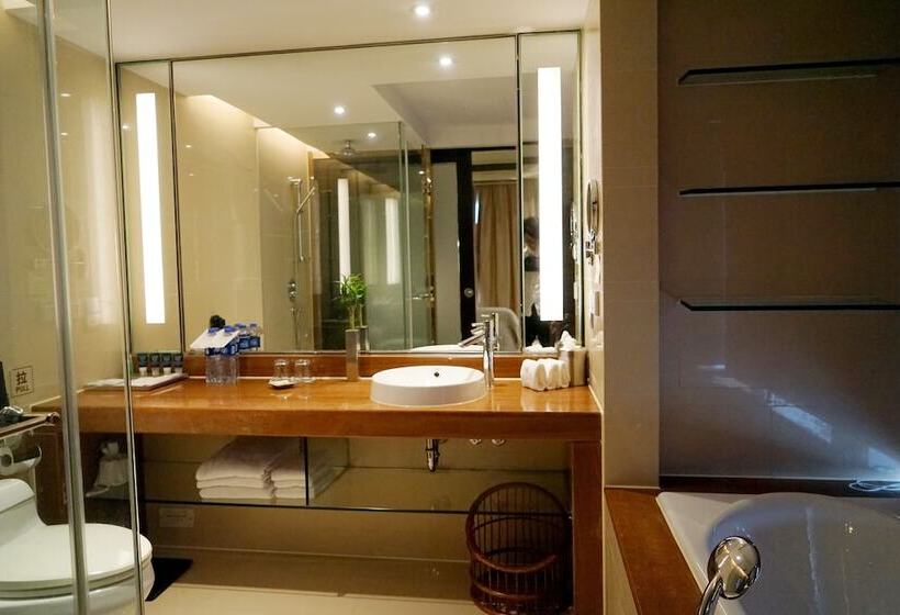 Люкс Семейный 2 Спальни, Four Points By Sheraton Hangzhou, Binjiang