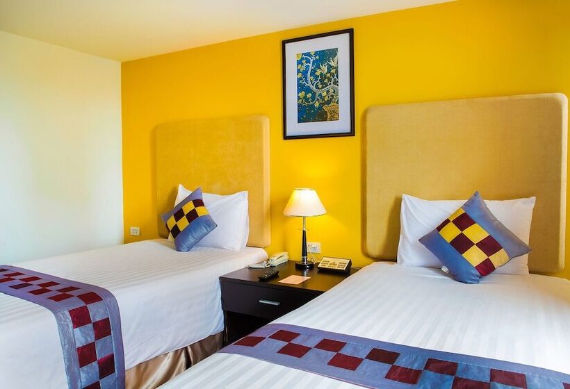 Номер Deluxe, The Patra Hotel   Rama 9