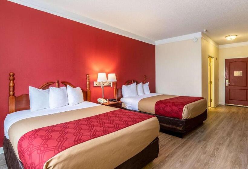 Номер Стандарт Адаптированный для Инвалидов, Econo Lodge  Inn & Suites