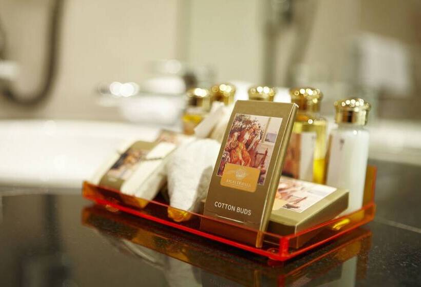 Полулюкс, Atlas Grand