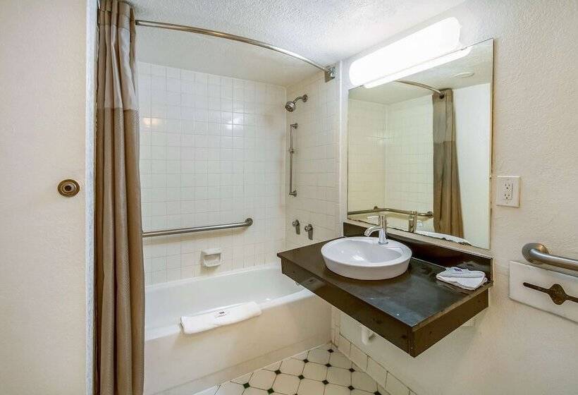 带2个双人床的标准工作室, Motel 6euless, Tx  Dfw West