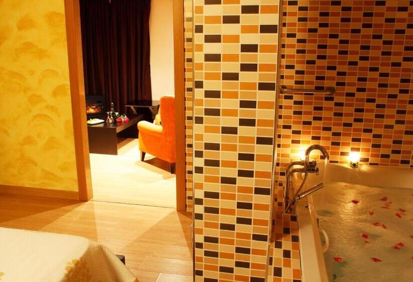 Полулюкс Повышенной Комфортности, Hostal El 402