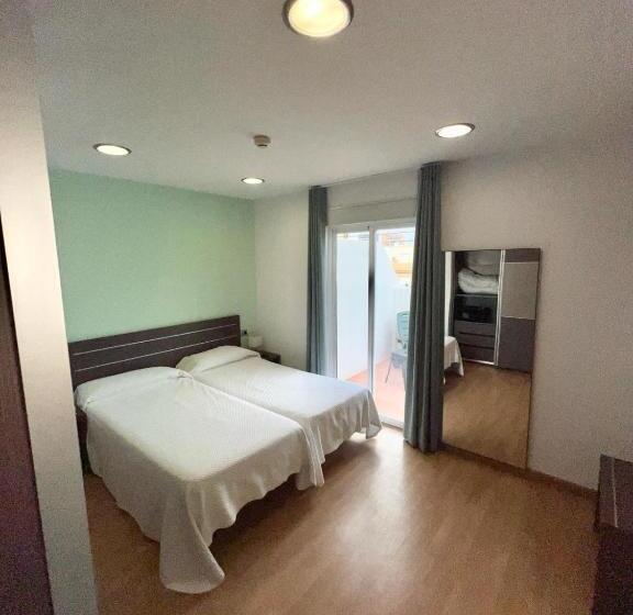 Habitación Estándar con Terraza, Clopy Rocamar