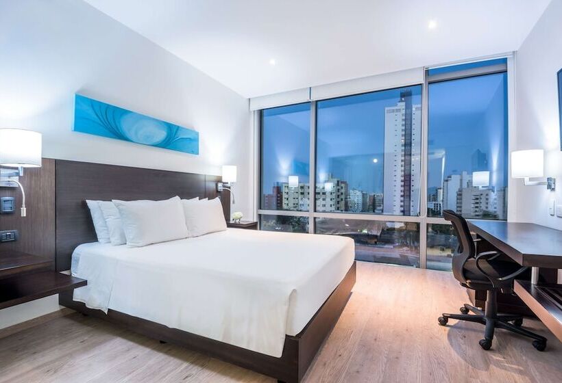 Полулюкс, NH Collection Royal Smartsuites