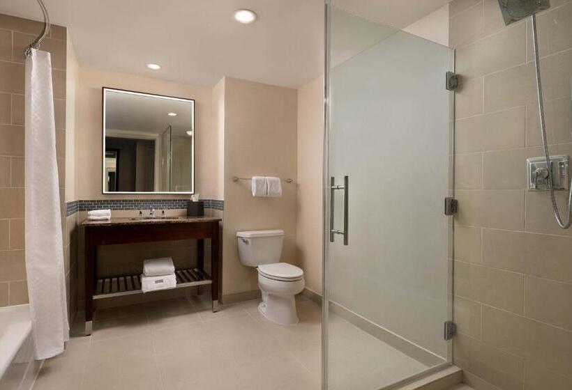 Люкс Executive Кровать Кинг, The Westin Reston Heights