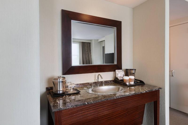 Люкс Executive Кровать Кинг, The Westin Reston Heights