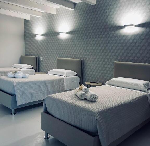 Номер Стандарт Трехместный, Residence Old Stories