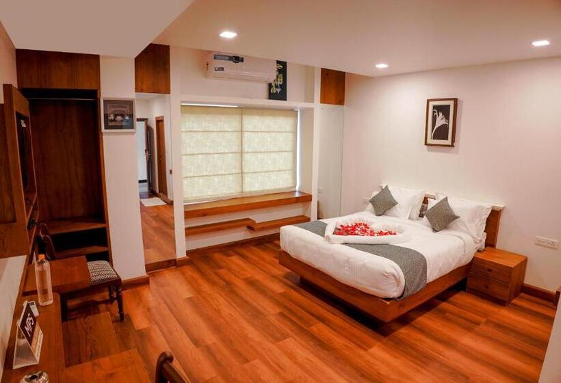 Полулюкс, Mpsroyalsuites