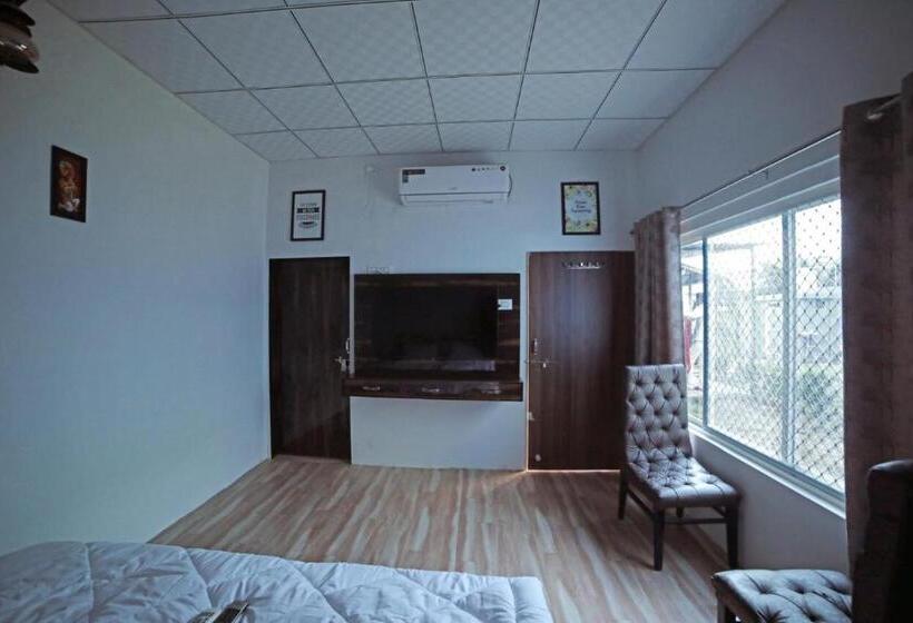 Трехместный Номер Классика, Oyo 82477 Drishyam