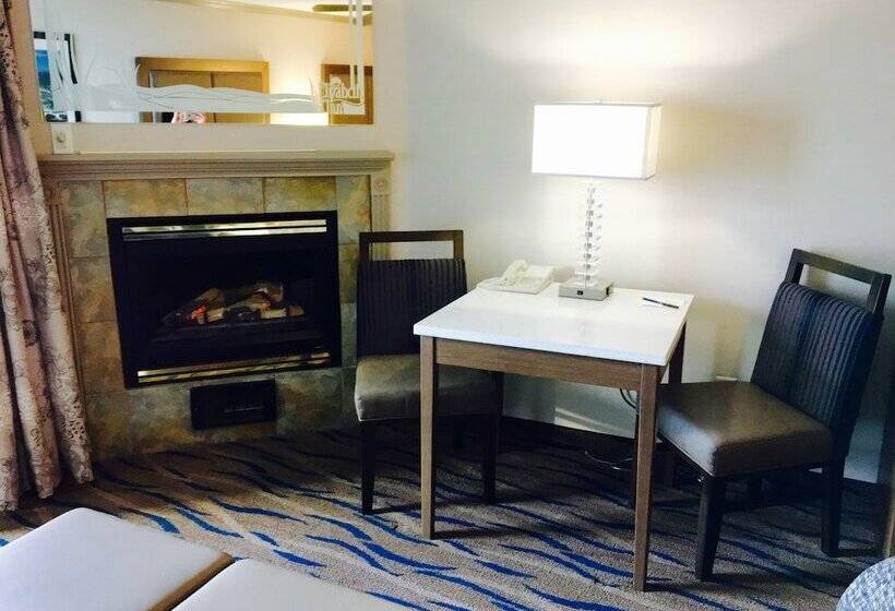 스위트, Elizabeth Oceanfront Suites, Ascend Hotel Collection