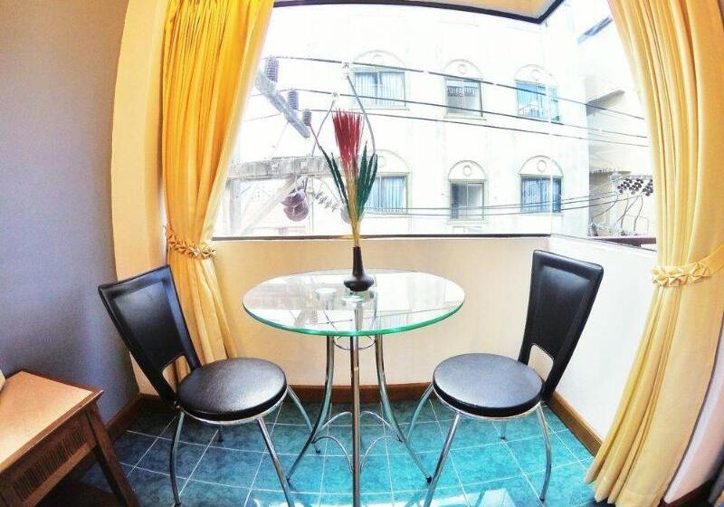 디럭스 룸, Sea Front Home Hotel   Patong Beach