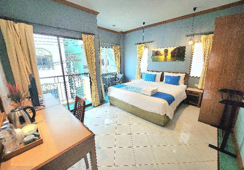 디럭스 룸, Sea Front Home Hotel   Patong Beach