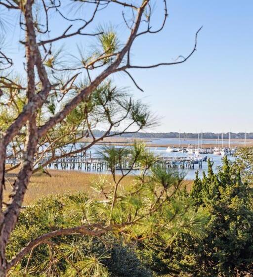 スーペリアスタジオ, Folly With Marsh And Sunset Views