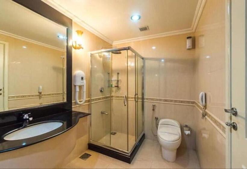 수피리어 스위트, Regant Lake Palace