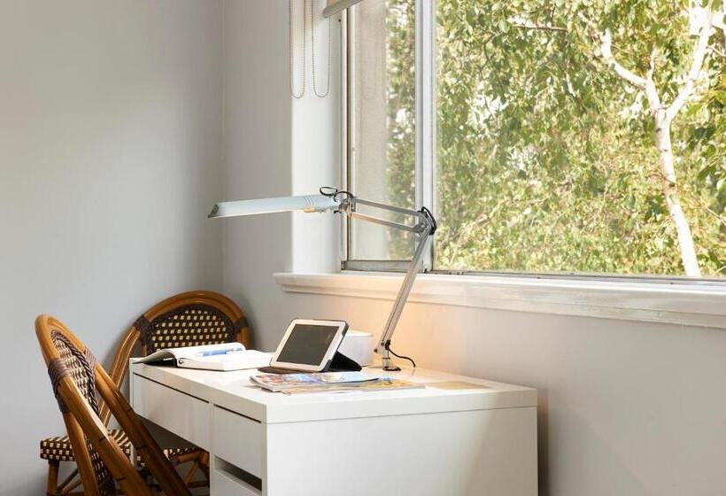Апартаменты 1 Спальня, Birches Serviced Apartments