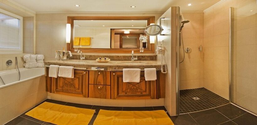 Королевский Номер, Alpenpark Resort Superior