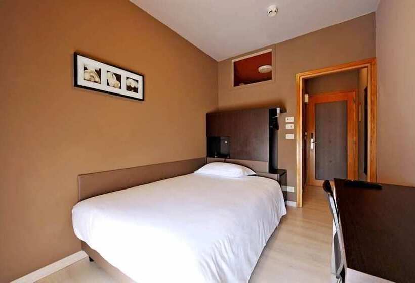 اتاق استاندارد یک نفره, M14 Hotel & Spa
