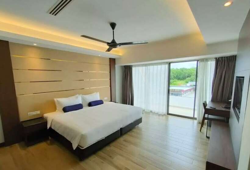 سوییت خانوادگی, Pacific Regency Beach Resort Port Dickson