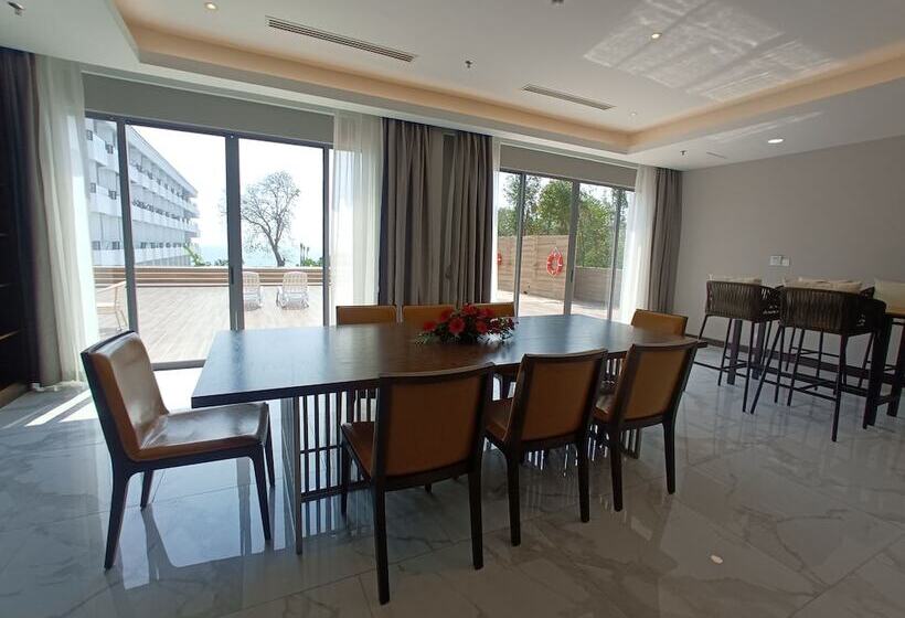 اتاق پنت هاوس, Pacific Regency Beach Resort Port Dickson