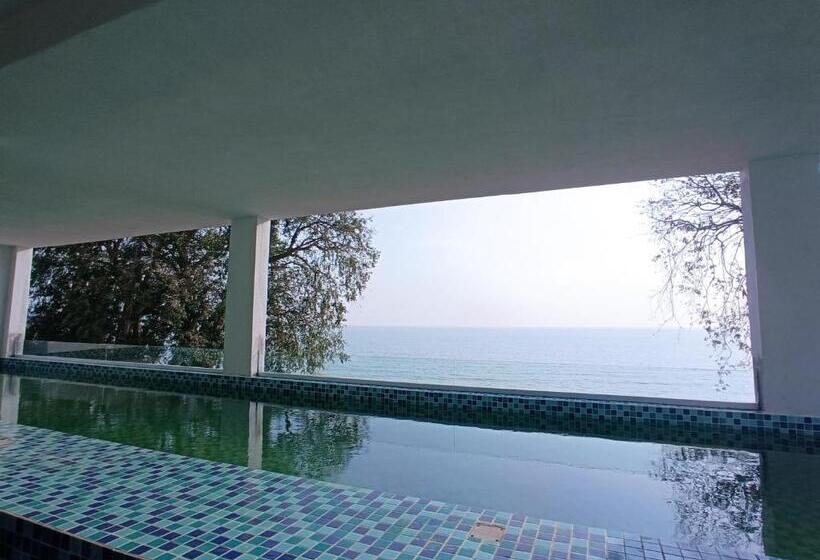 سوییت, Pacific Regency Beach Resort Port Dickson