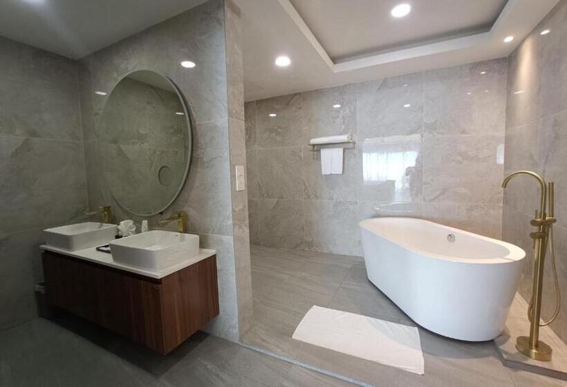 اتاق پنت هاوس, Pacific Regency Beach Resort Port Dickson