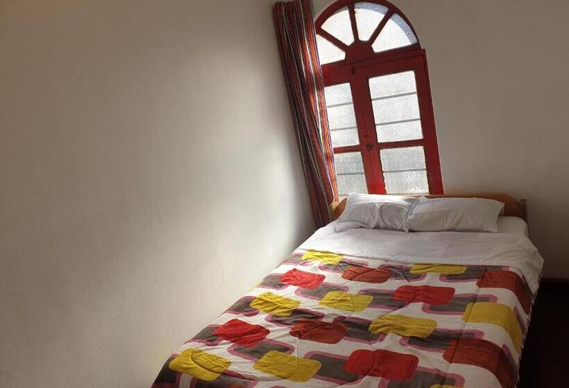 غرفة أساسية, Sk Hostal