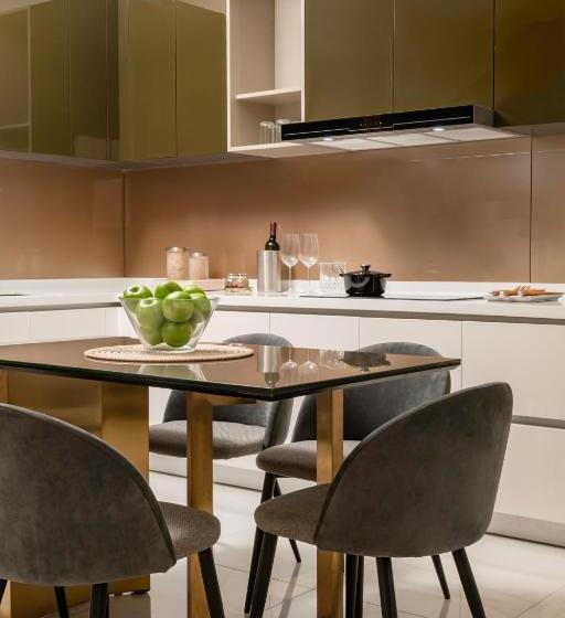 سوییت دوبلکس, Wyndham Suites Klcc