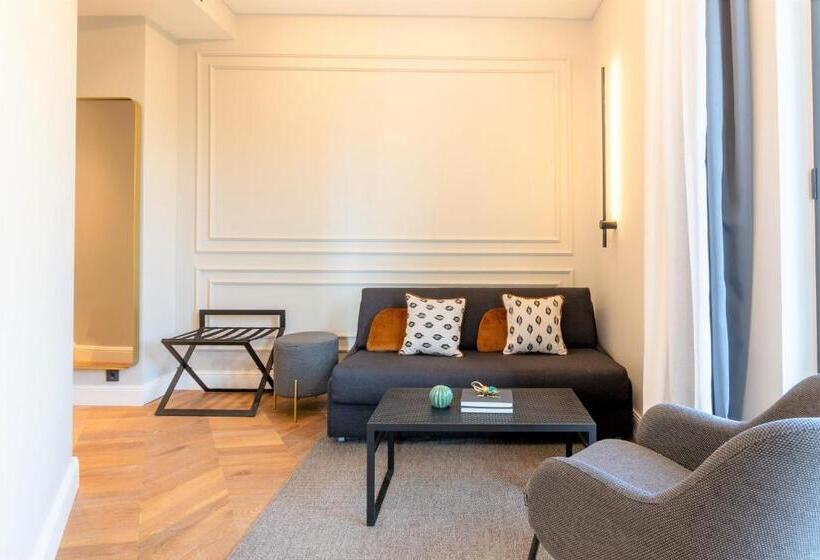 سوییت جونیور, L&h Gran Via Valencia